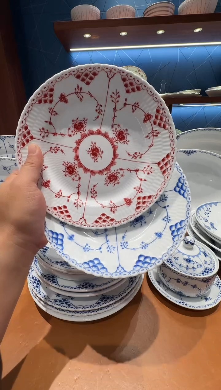 瓷8寸唐草汤盘红色+蓝色各一支