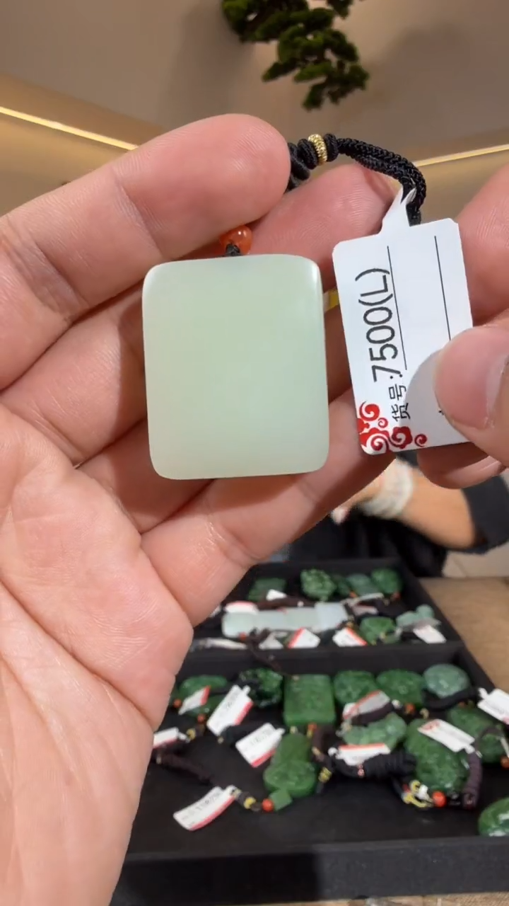 颈饰未镶嵌和田玉L