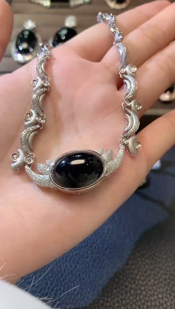 【闪购商品】翡翠套链18K金镶嵌A87墨翠