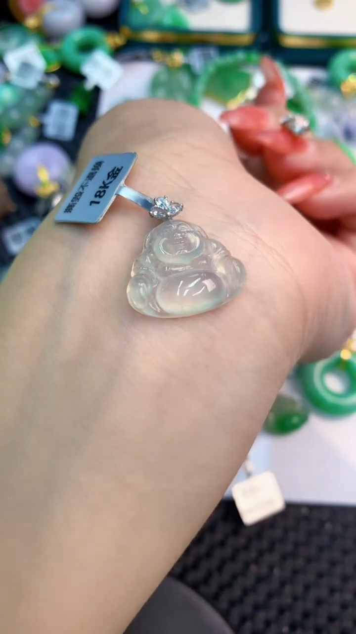 颈饰18K金镶嵌翡翠1