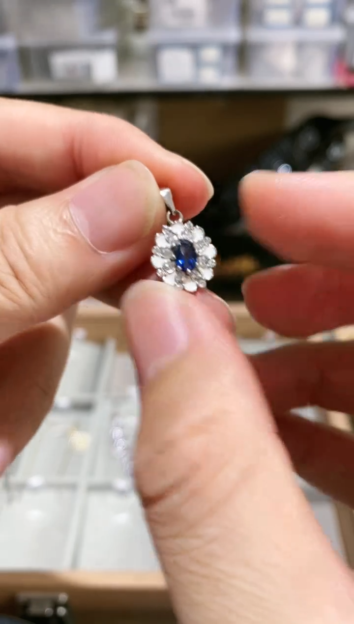 【闪购商品】蓝宝石颈饰银S925镶嵌吊坠