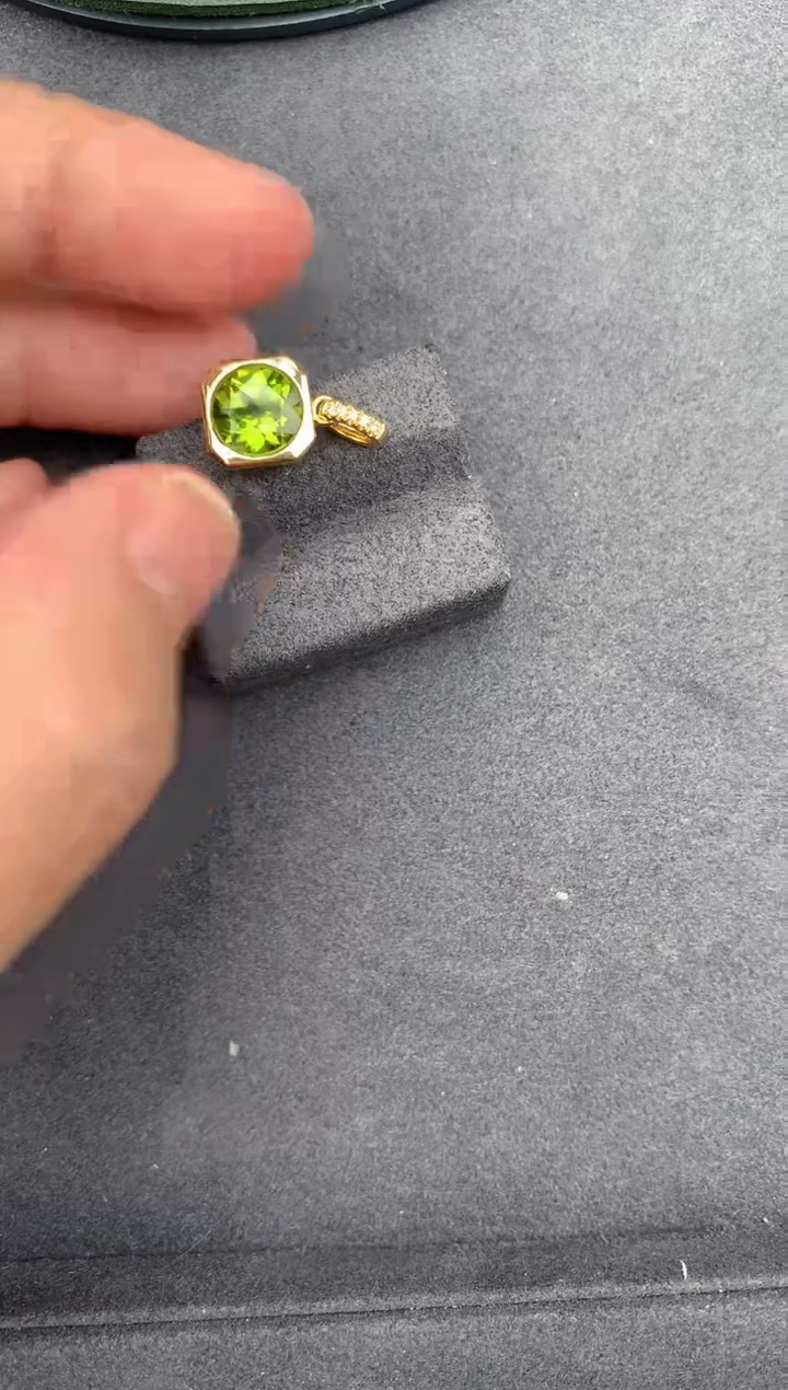 【闪购商品】橄榄石吊坠(不含链)18K金镶嵌2ct橄榄石吊坠
