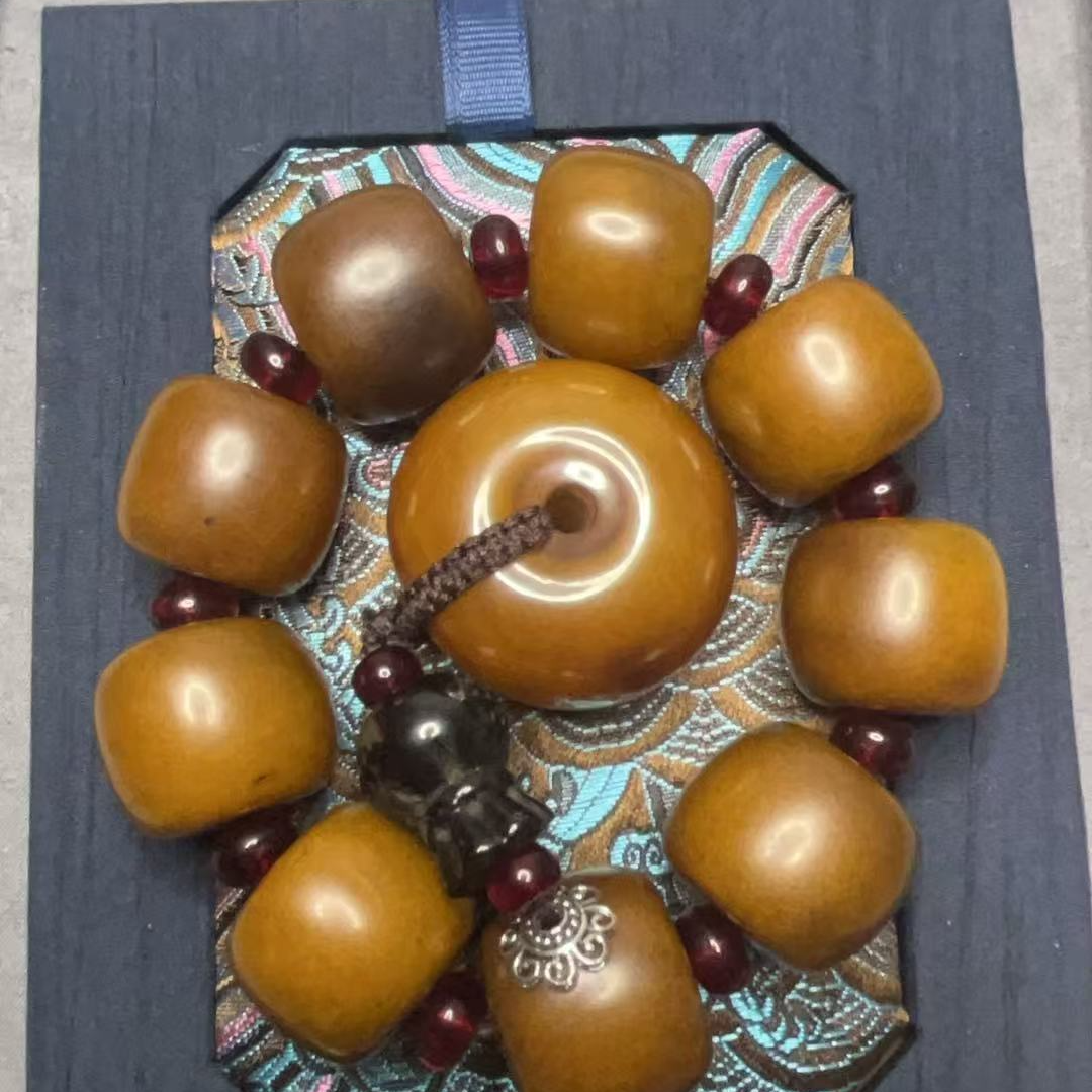 小怡推荐 巧克力包浆蜜蜡手持   0062