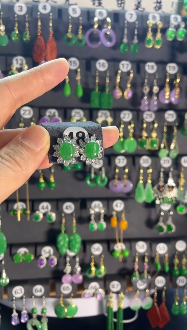 【闪购商品】翡翠颈饰银S925镶嵌48...