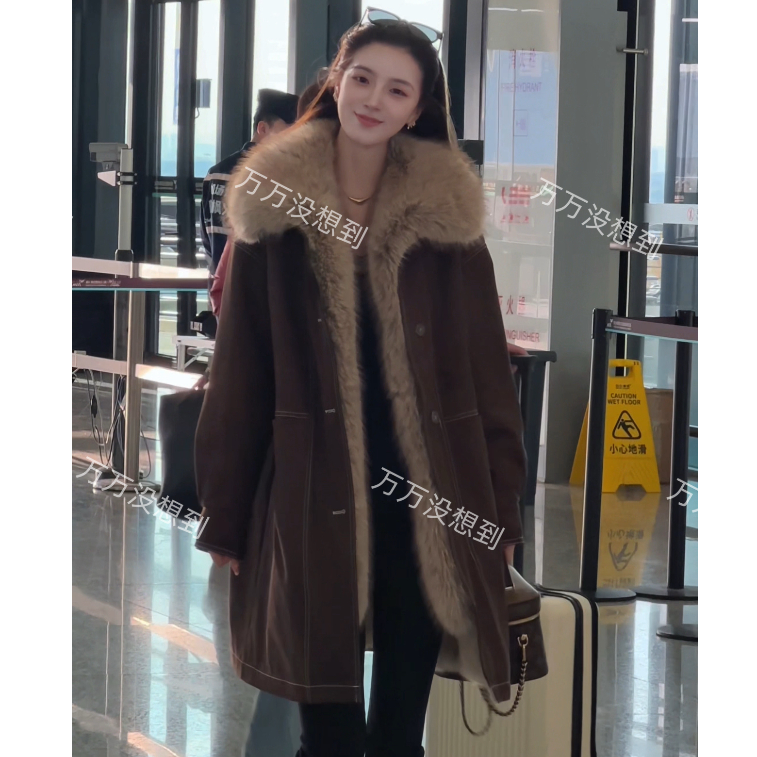 【万万】南洋之夜 大毛领派克服中长款女25新款加厚保暖毛毛外套