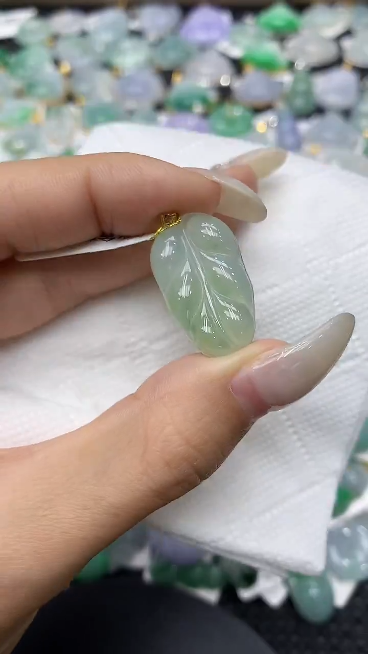 颈饰18K金镶嵌翡翠11111111111