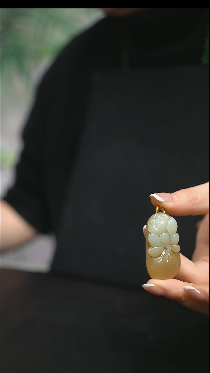 颈饰未镶嵌和田玉（糖玉）1*3颈饰 未镶嵌 和田玉（糖玉） 1*3