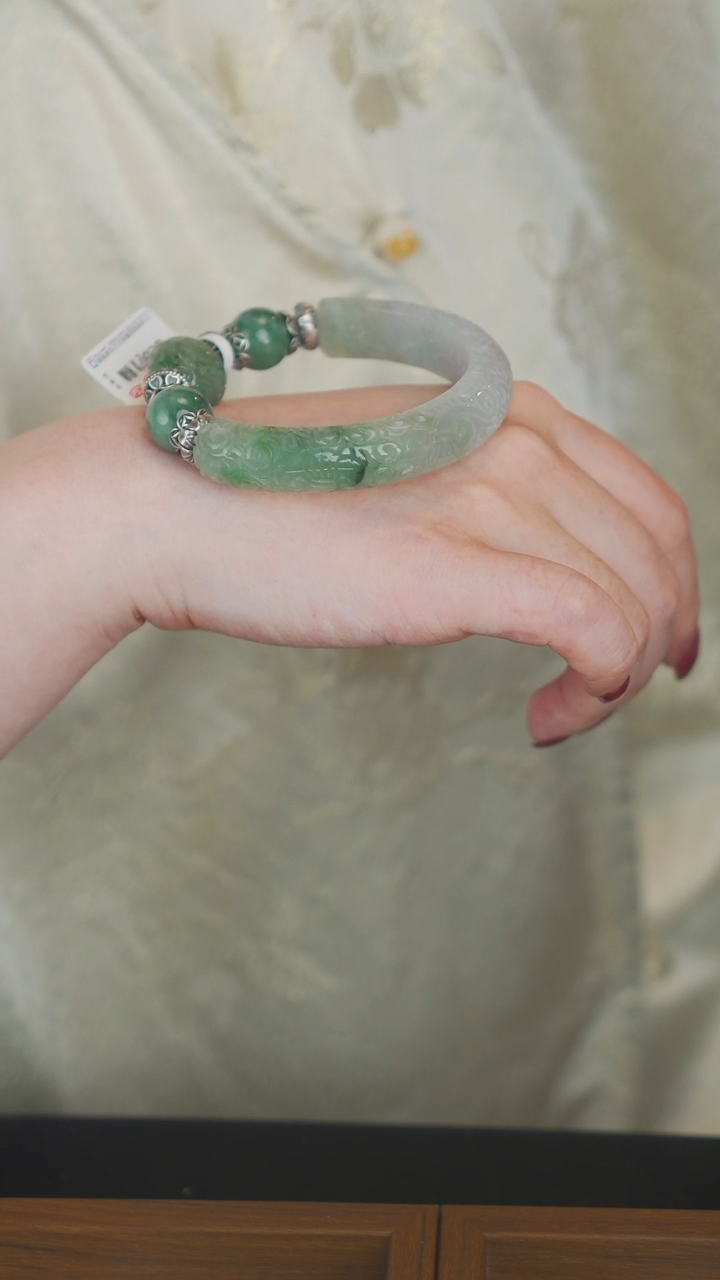 翡翠手镯未镶嵌57/58圈