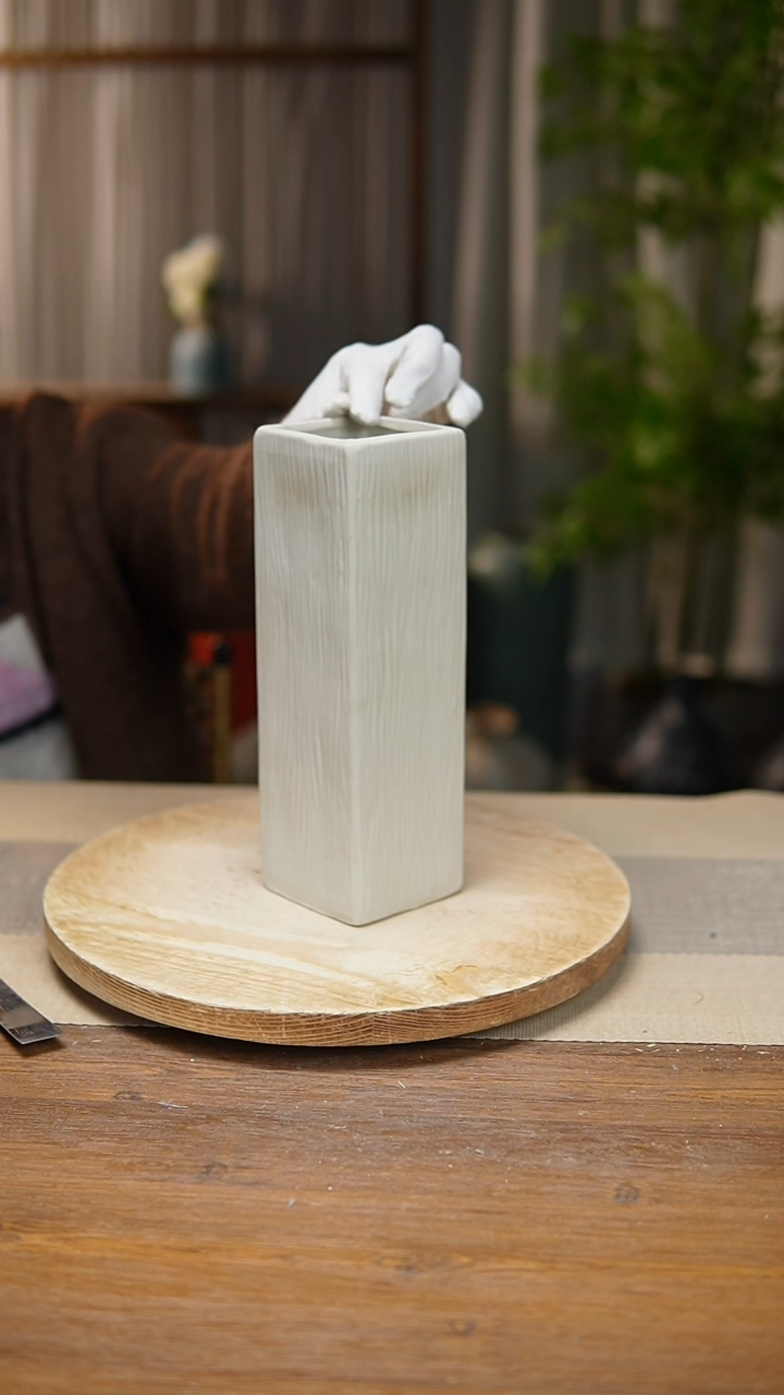 【闪购商品】陶瓷 陶瓷花器小方高27瑕疵