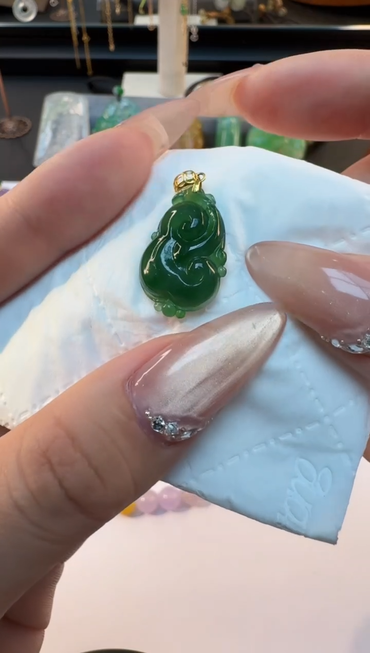 【闪购商品】翡翠颈饰18K金镶嵌缅甸翡翠A货吊坠