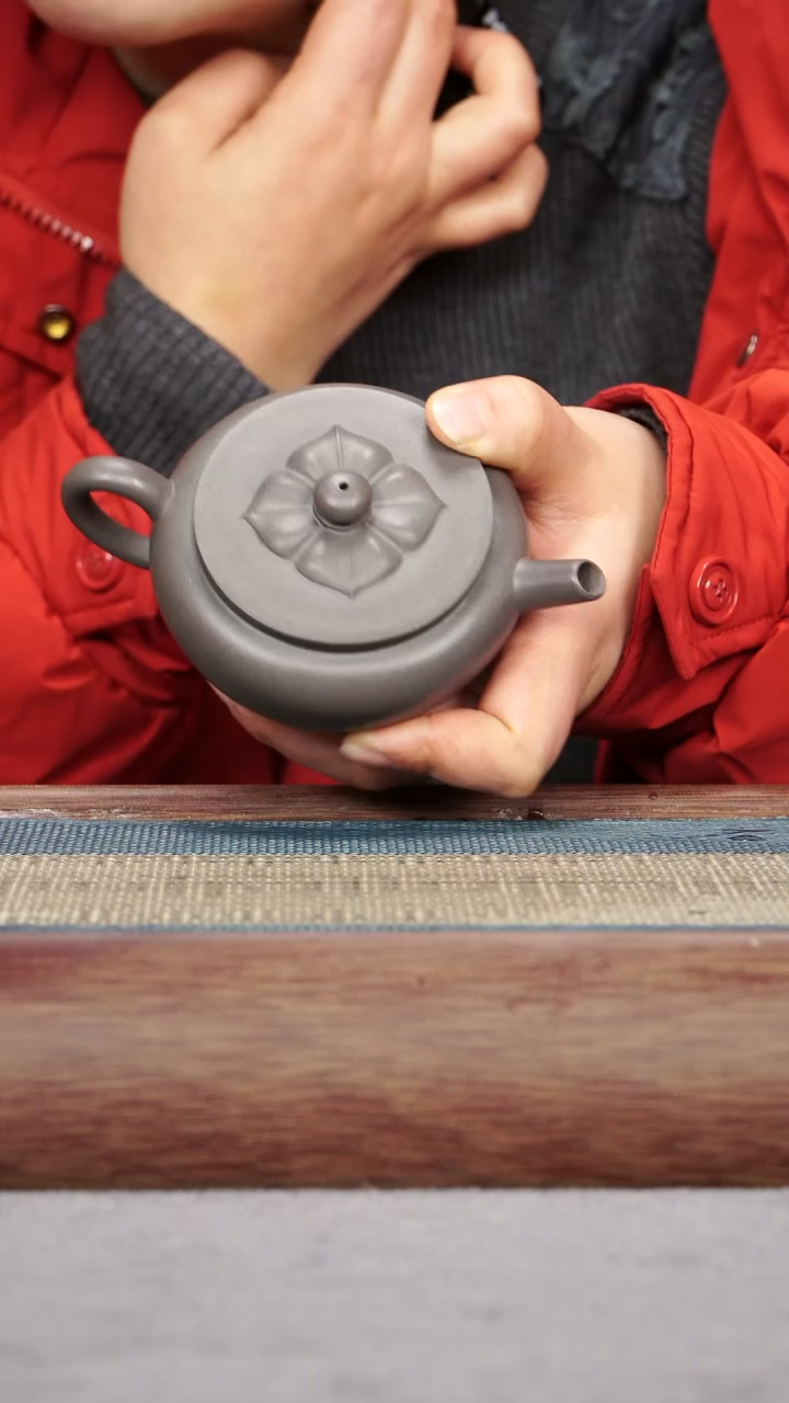 【闪购商品】紫砂茶壶天青泥 菱花