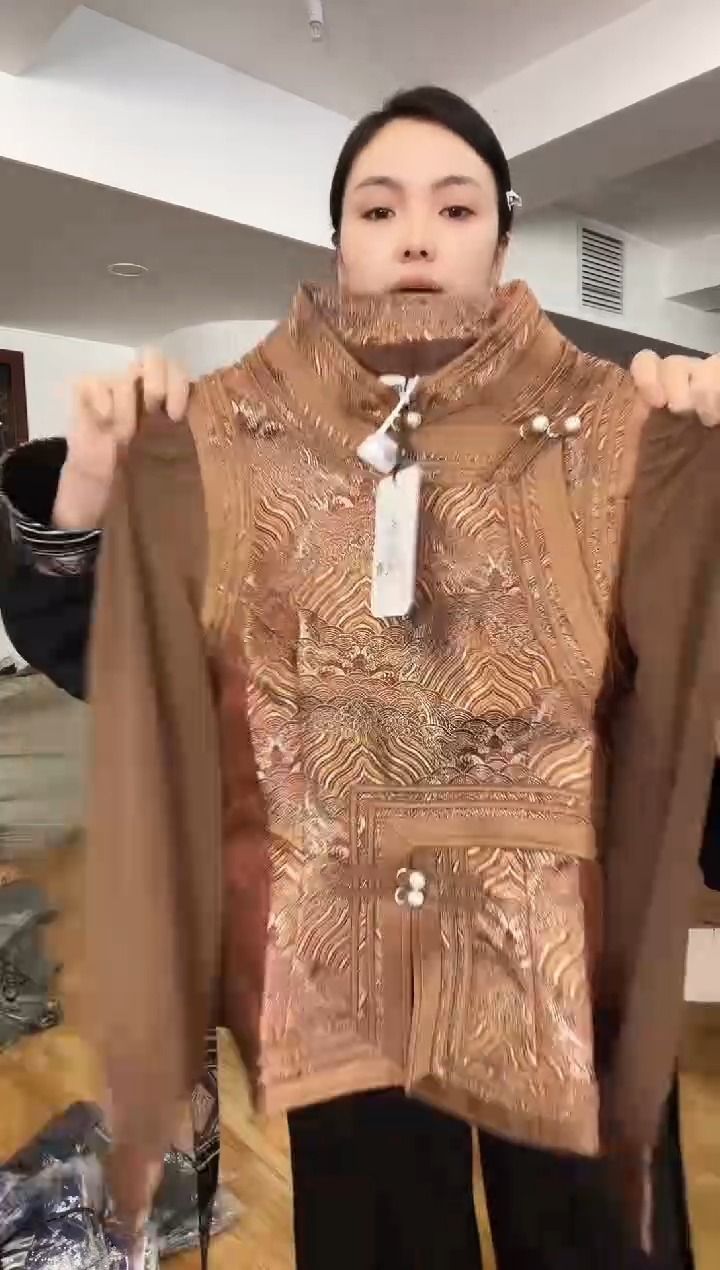 L码        105-115斤   纱袖