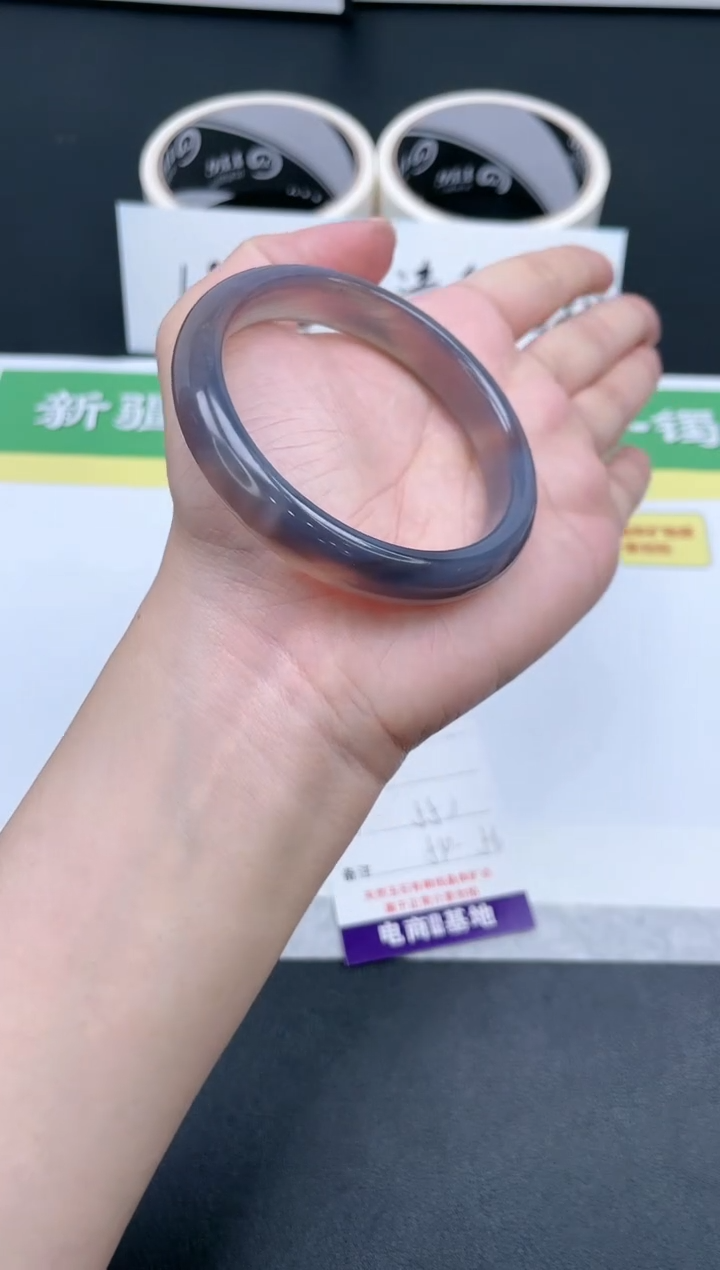 【闪购商品】石英质玉手镯未镶嵌80-55.1