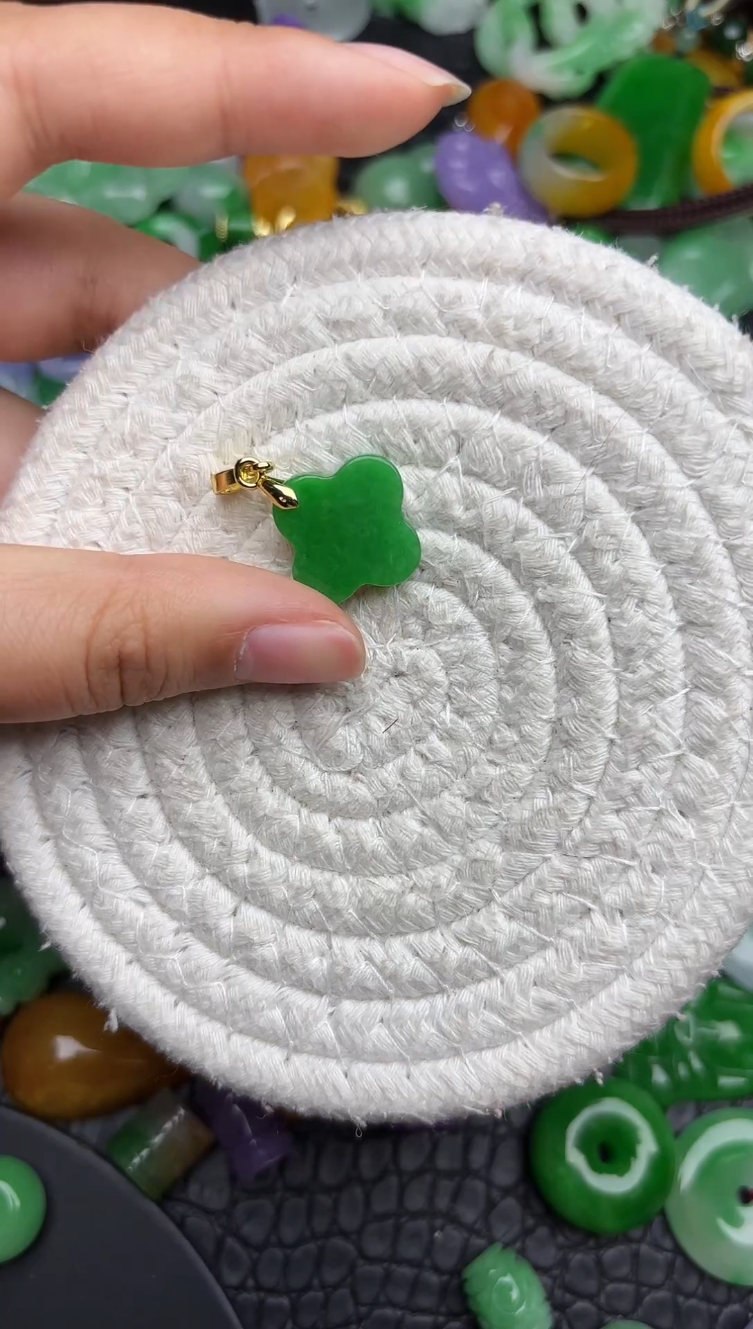 颈饰未镶嵌翡翠缅甸翡翠吊坠