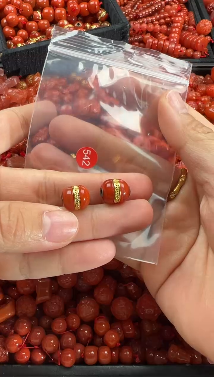 【闪购商品】南红玛瑙颈饰未镶嵌1