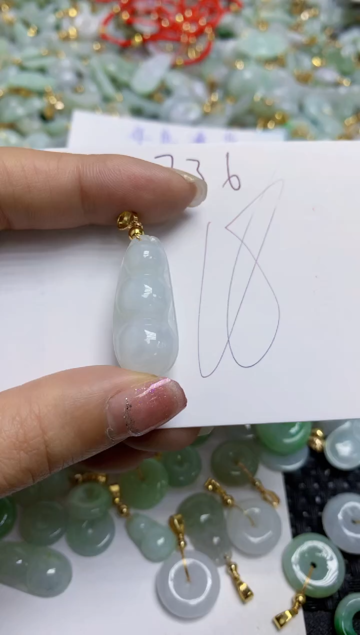 【闪购商品】翡翠颈饰合金天然翡翠A货