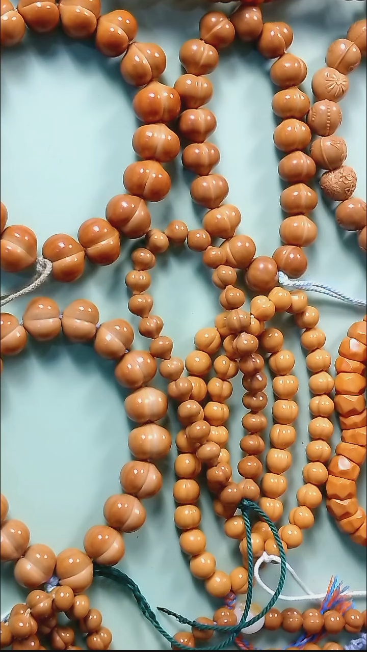 手串猴头核桃六****财微瑕放漏9+屁桃（放漏款不退）
