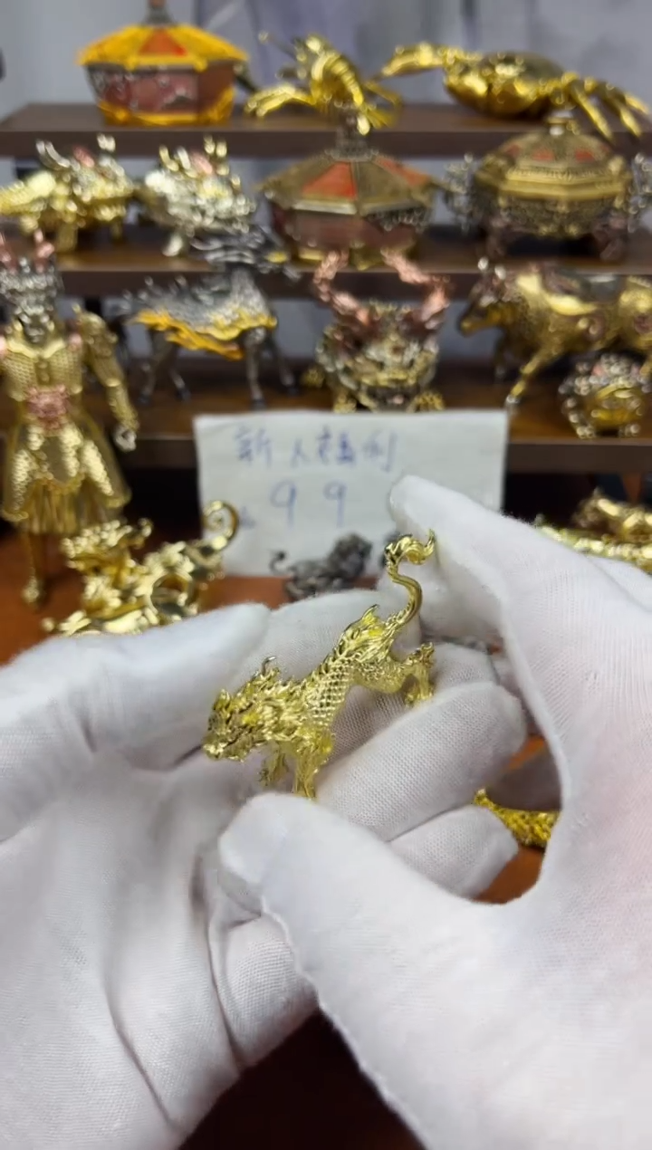 麒麟黄铜把件金色