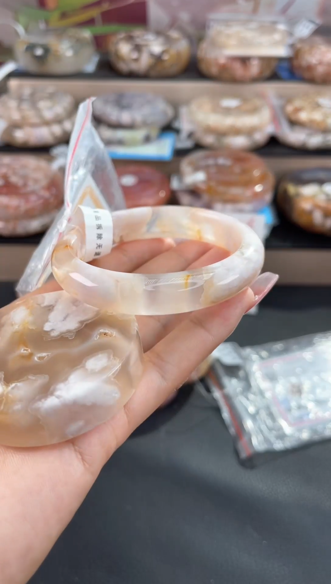 未镶嵌手镯石英质玉56