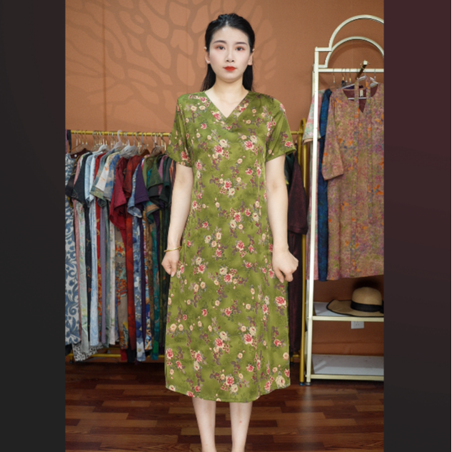 【绿花V领】2025夏季妈妈装气质短袖连衣裙洋气中年女装宽松长裙