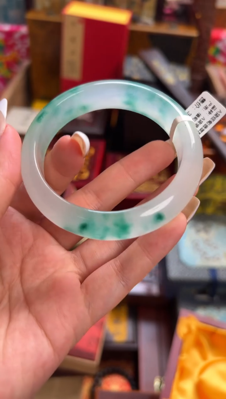 瓷片--------瓷---------翡翠飘花手镯