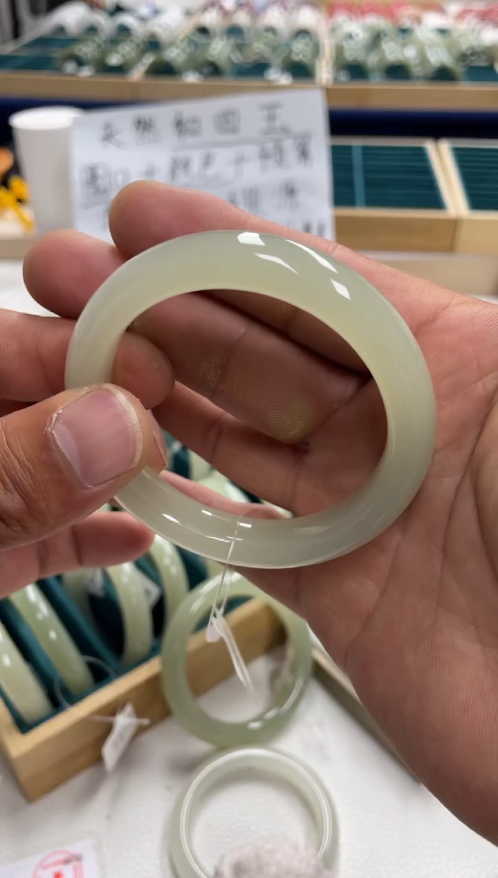 未镶嵌手镯和田玉山*.和田玉手镯327000