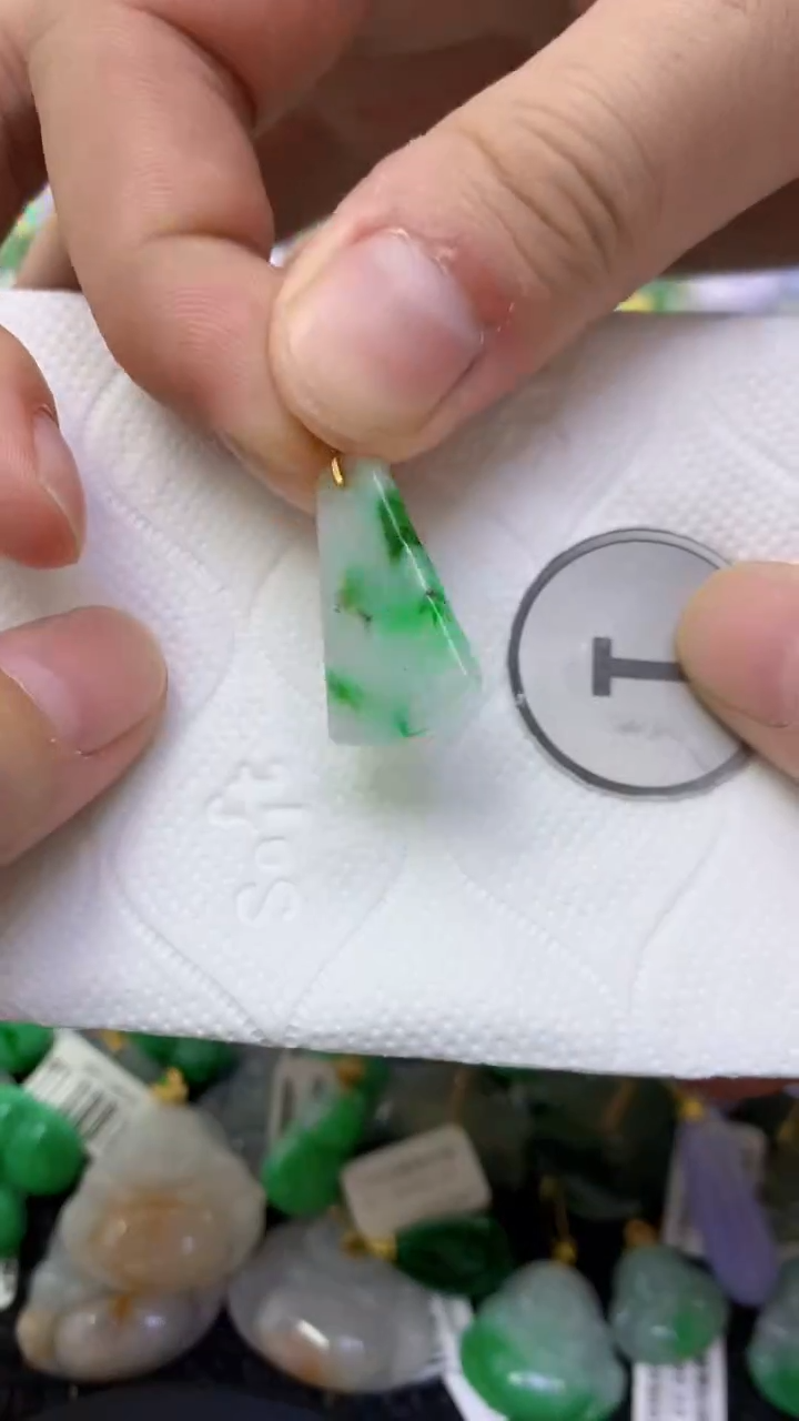 颈饰未镶嵌翡翠天然缅甸翡翠A货