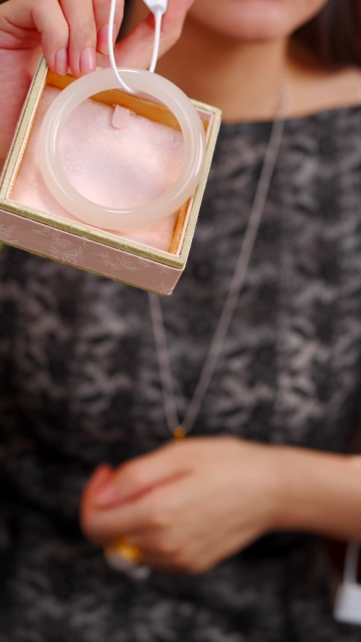 和田玉手镯未镶嵌手镯62