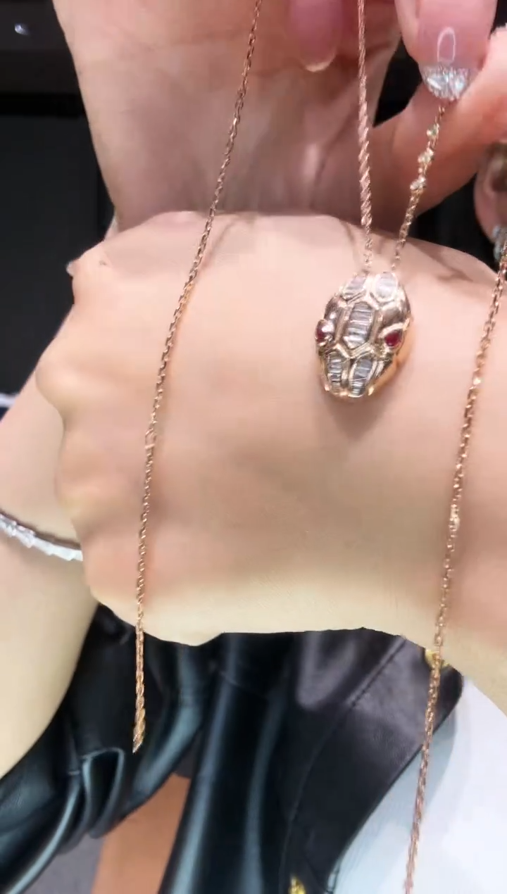 【闪购商品】钻石项链18K金镶嵌蛇头