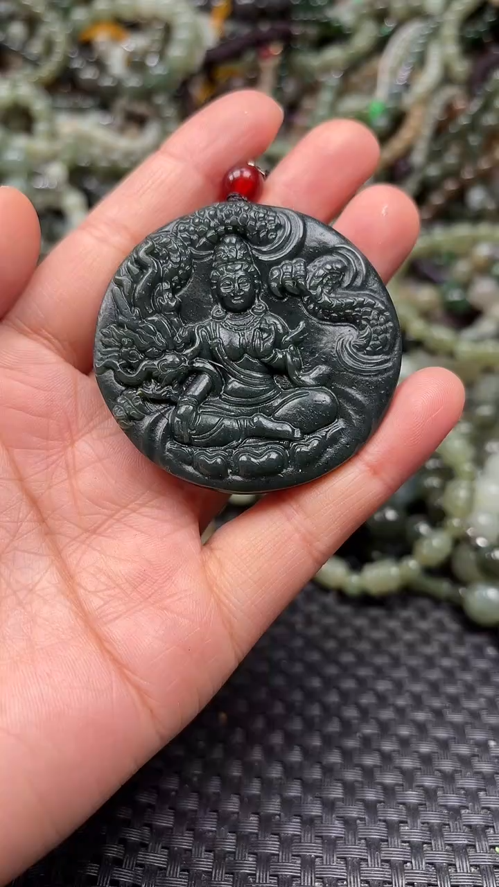 颈饰未镶嵌和田玉1