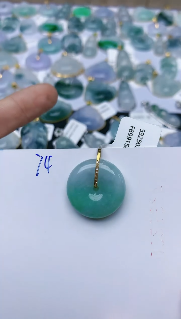 【闪购商品】翡翠颈饰18K金镶嵌天然翡翠A货