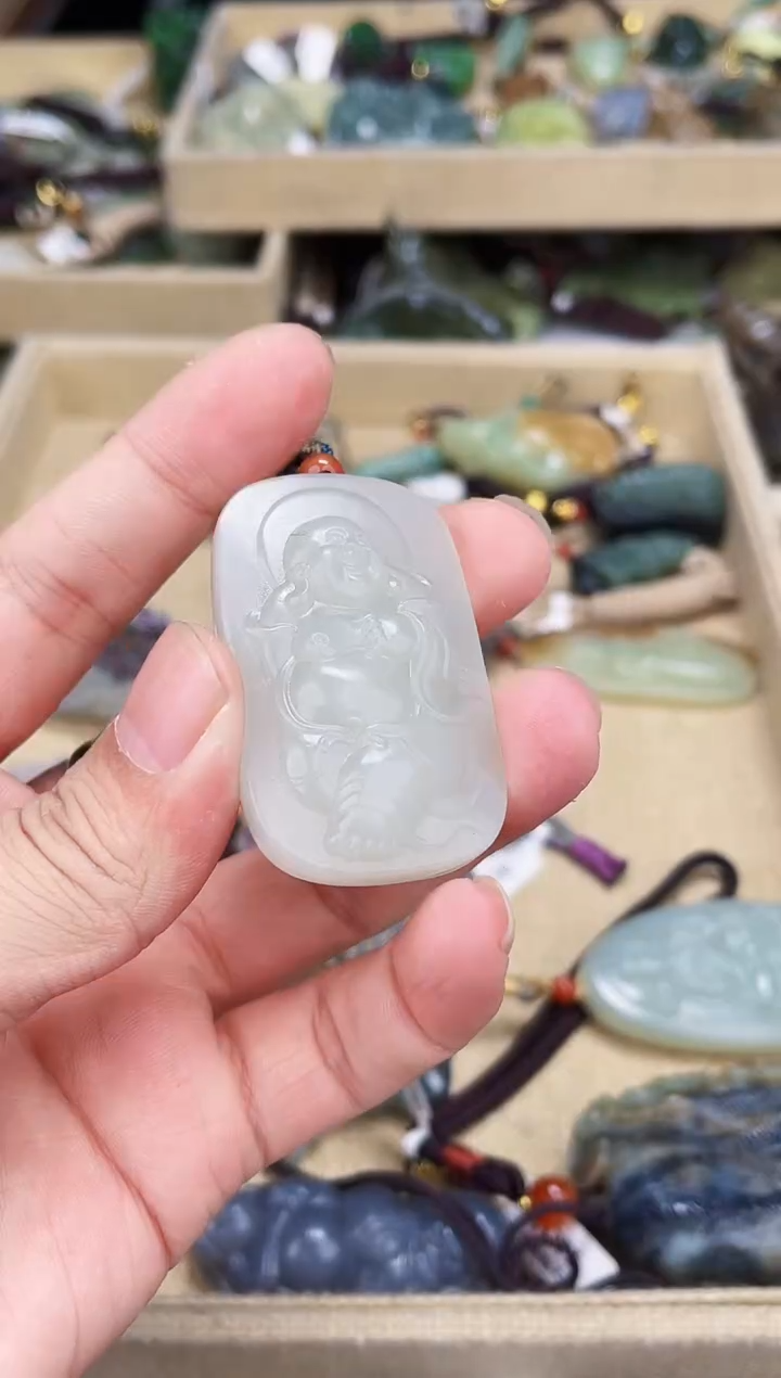 颈饰未镶嵌和田玉1