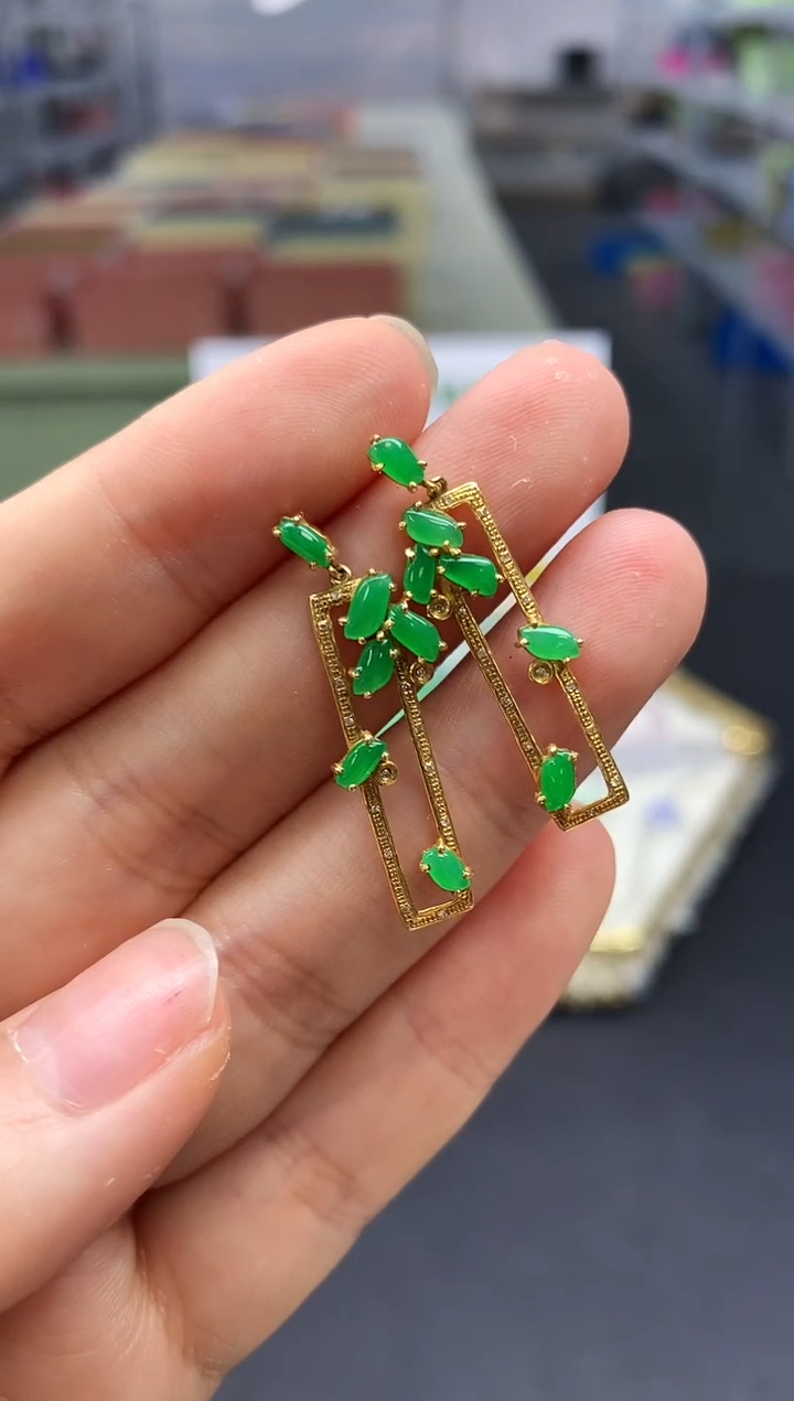 【闪购商品】翡翠吊坠(不含链)18K金镶嵌翡翠耳坠