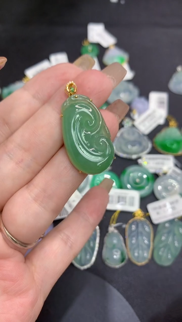 吊坠(不含链)18K金镶嵌翡翠11