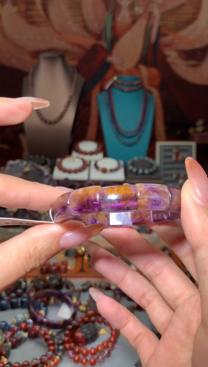 未镶嵌珠宝半成品水晶山****由极光紫钛镯牌