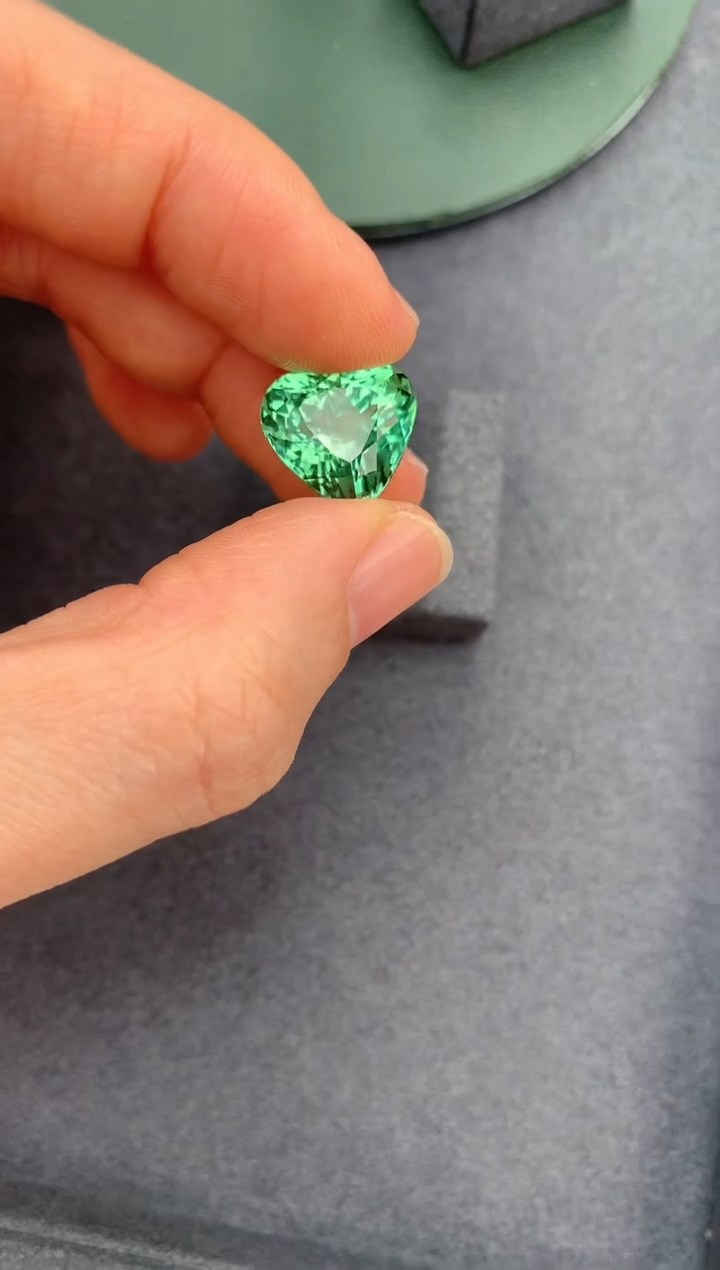 【闪购商品】碧玺裸石未镶嵌9.3ct碧玺