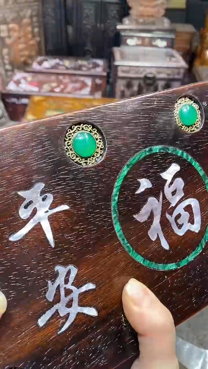 木木雕款大盒子一个