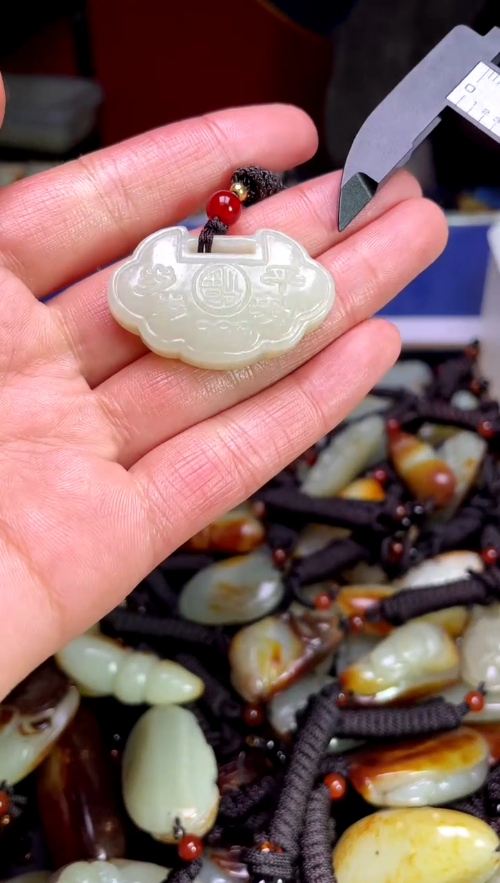 【闪购商品】和田玉颈饰未镶嵌1