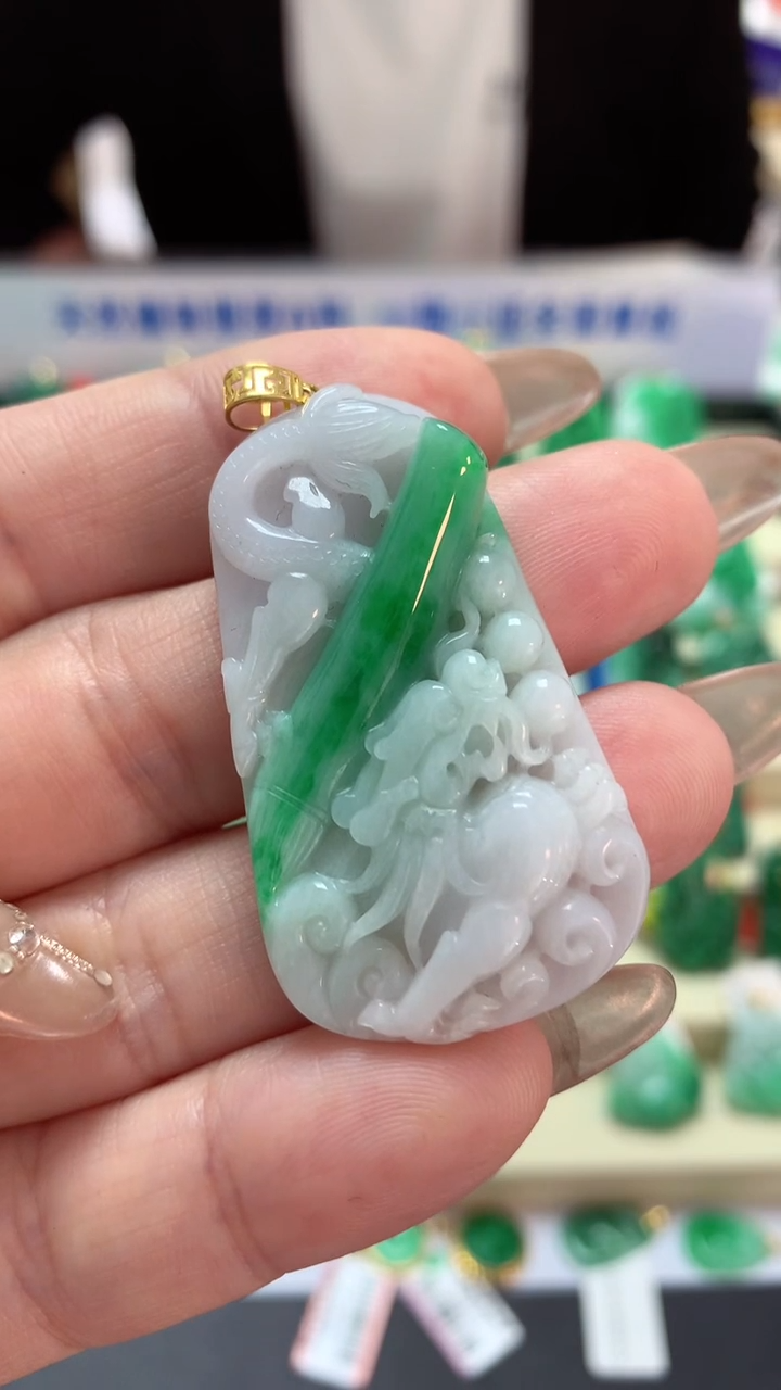 【闪购商品】翡翠吊坠(不含链)18K金镶嵌挂件