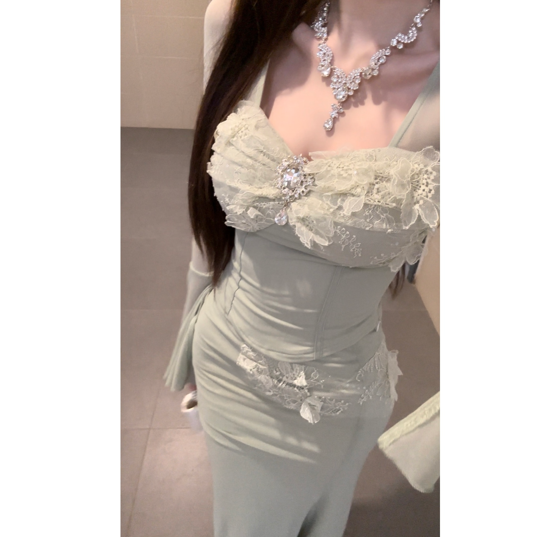 白白【雾凇】小众设计秋冬百搭纯欲清新性感喇叭袖拼接两件套N