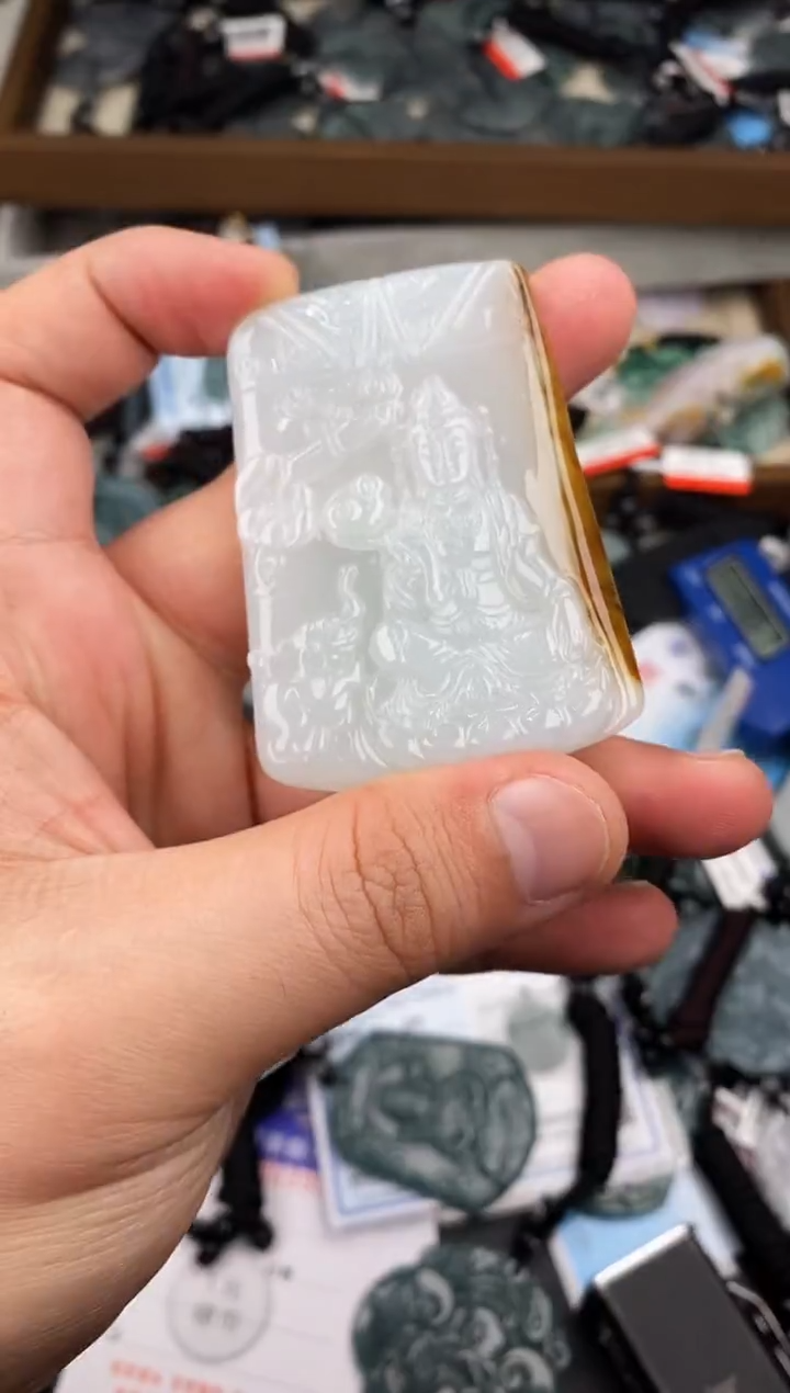 【闪购商品】翡翠颈饰未镶嵌  天然翡翠，一物一图