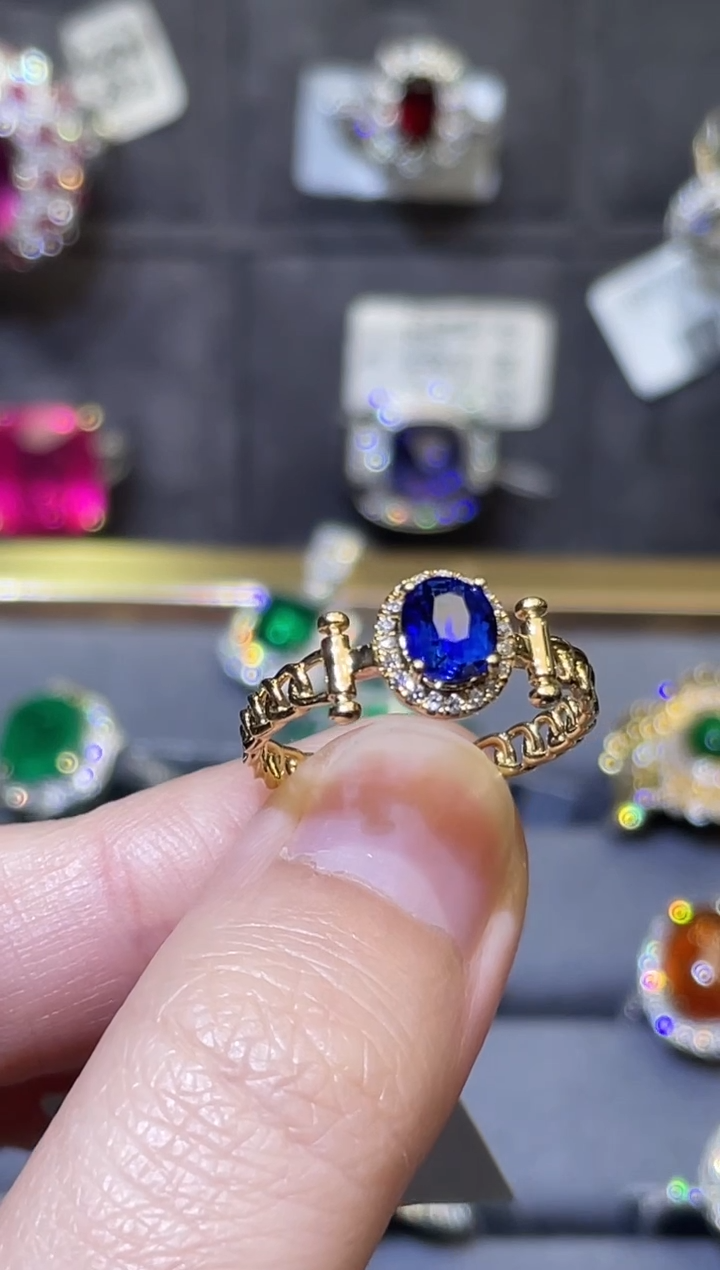 【闪购商品】蓝宝石戒指18K金镶嵌0.95ct