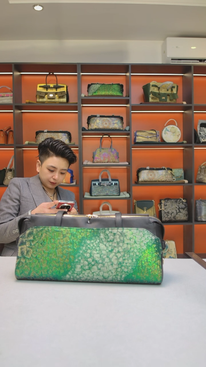 小牛皮樱****坊玉虫龙鳞机车包