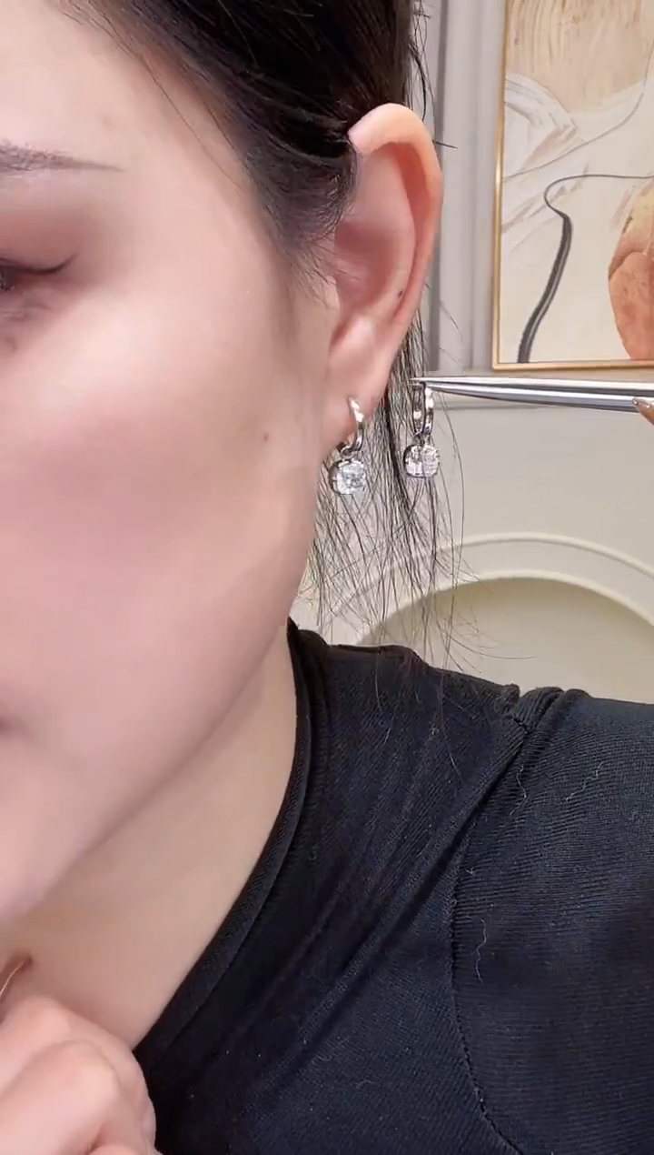 18K金镶嵌实验室培育钻石耳饰18k金k白1卡雷迪恩耳圈