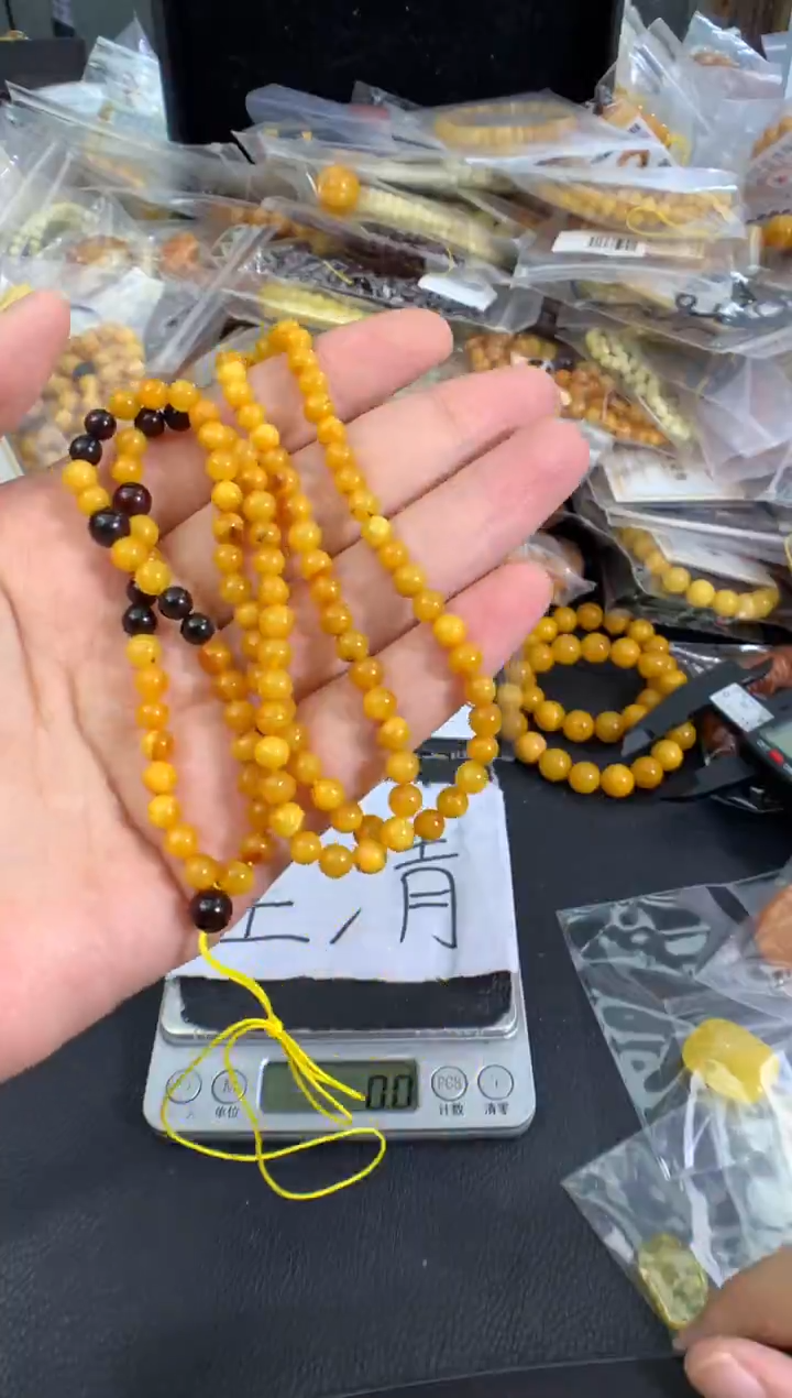 蜜蜡未镶嵌珠宝奇石1