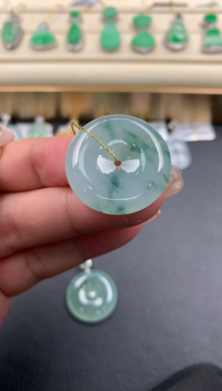 【闪购商品】翡翠颈饰未镶嵌D779