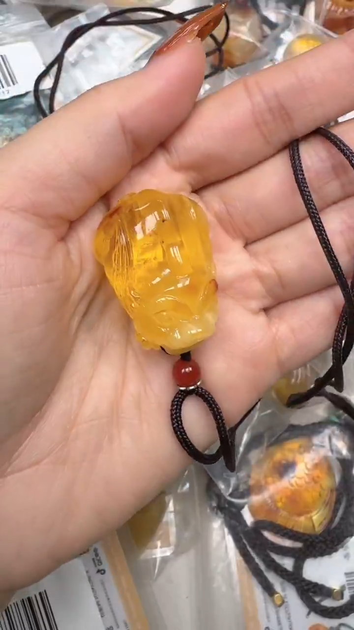 裸石琥珀未镶嵌如图