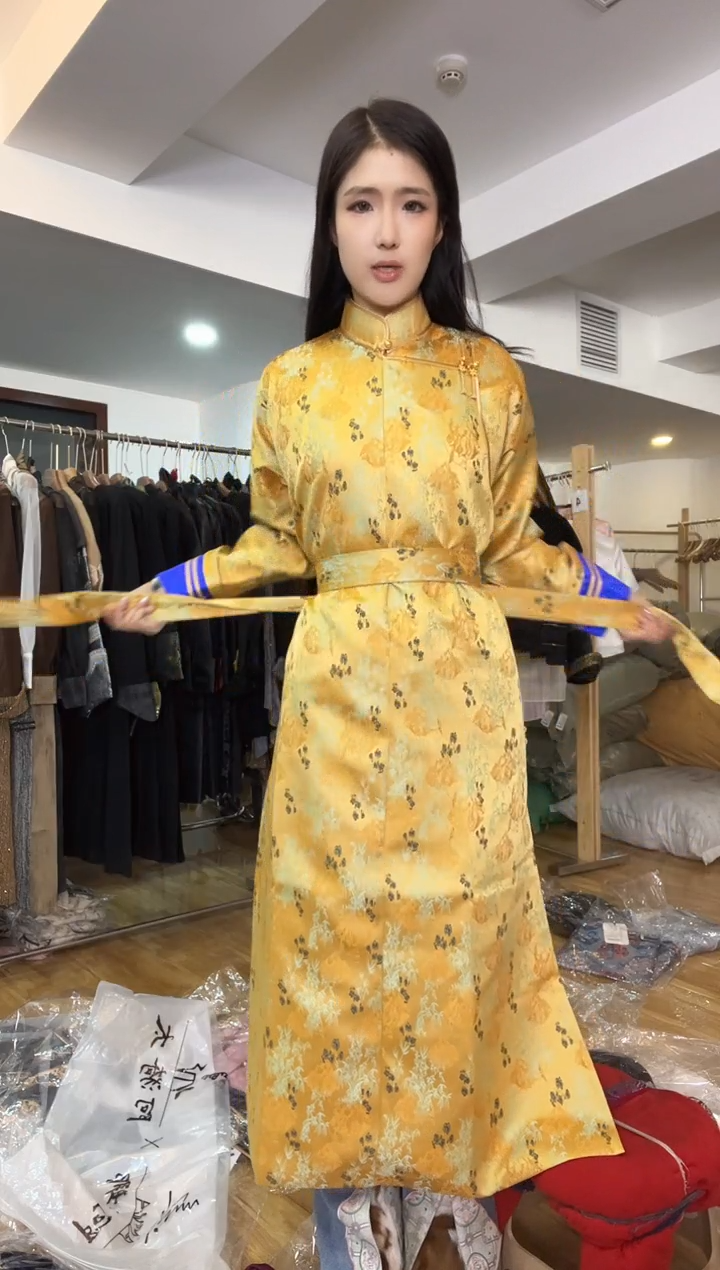 袍子       M码       80-110斤