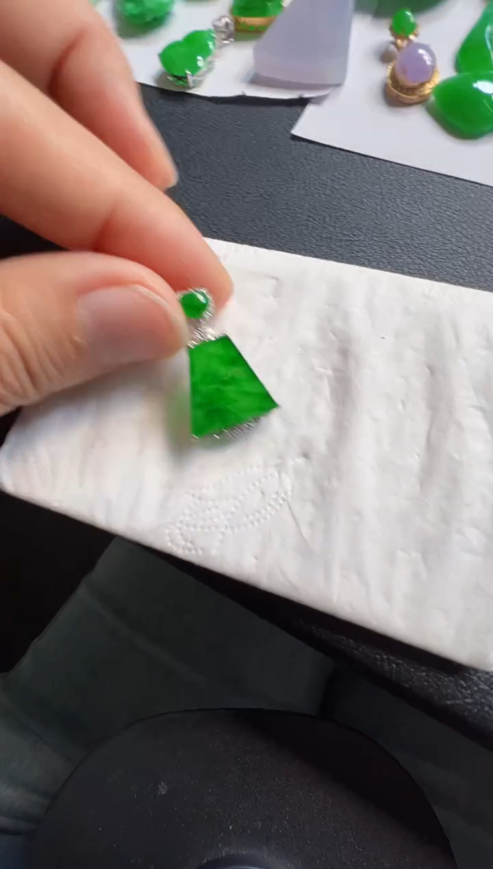 吊坠(不含链)18K金镶嵌翡翠4880