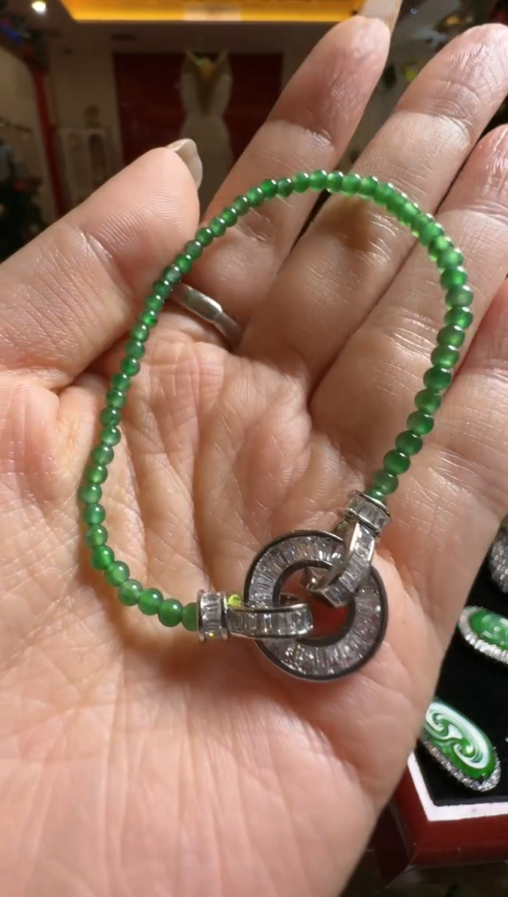 【闪购商品】翡翠吊坠(不含链)未镶嵌翡翠